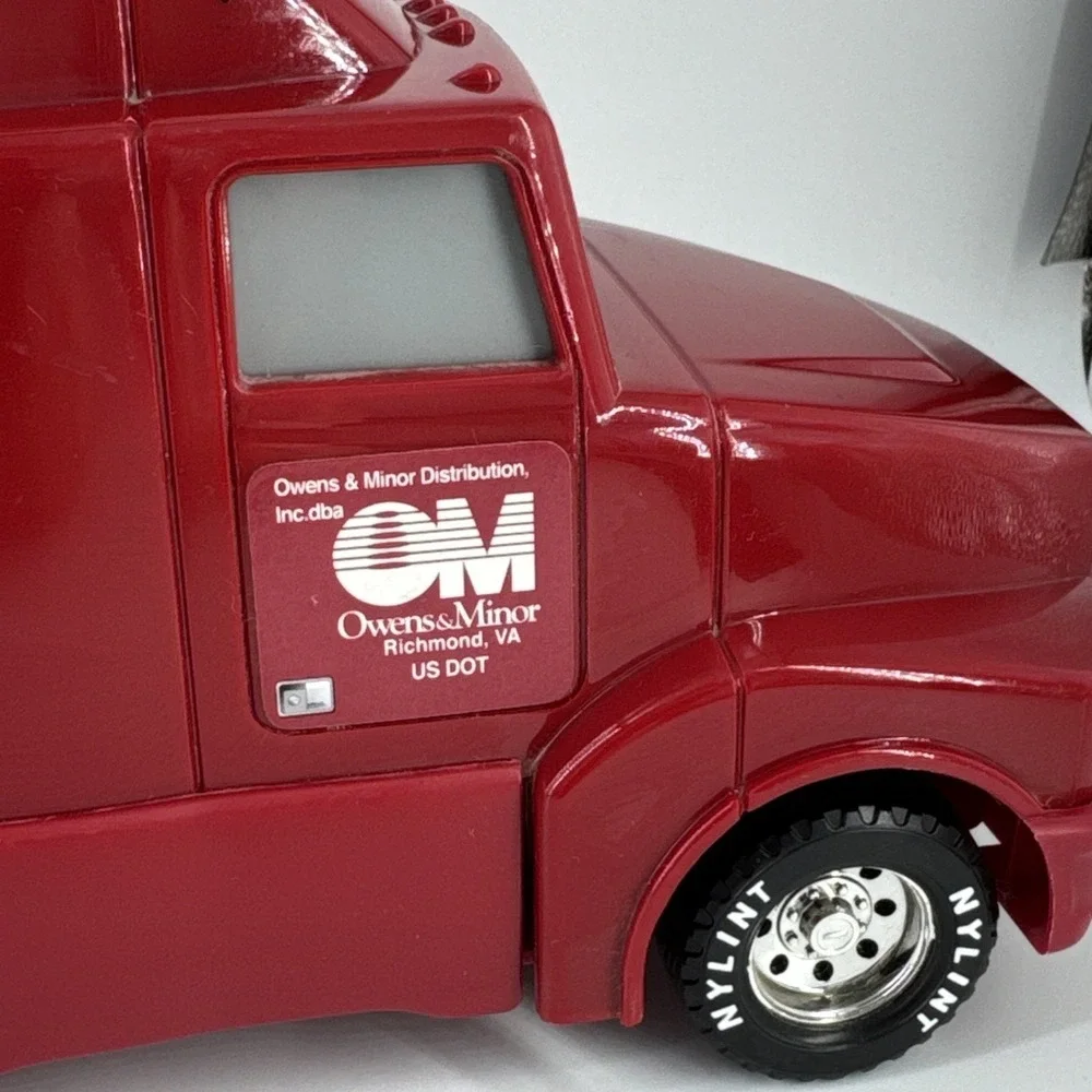 Semi Truck‎ (Plastic) & Metal Trailer Owens & Minor by Funrise w/Sound VTG 2002